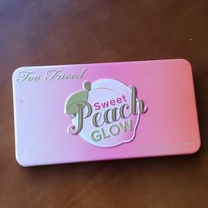 Too Faced Sweet Peach GLOW Palette